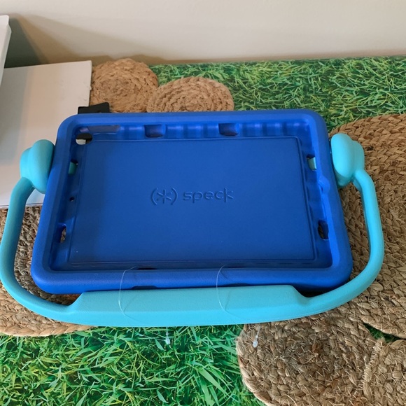 NEW Speck Case E Run Ipad Case , ages 4+, new in box - Picture 5 of 8